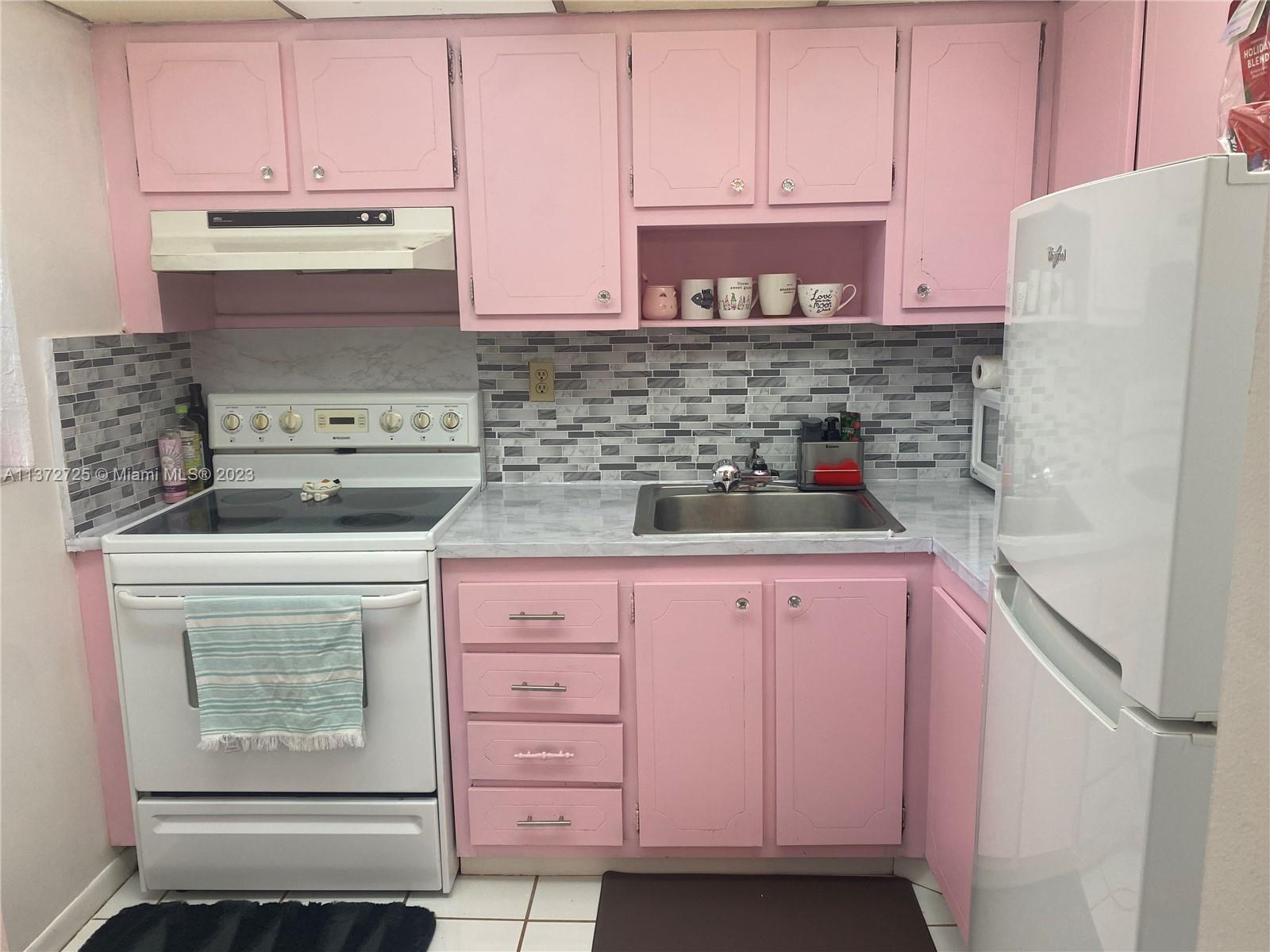 9061 Sunrise Lakes Blvd Unit: 210