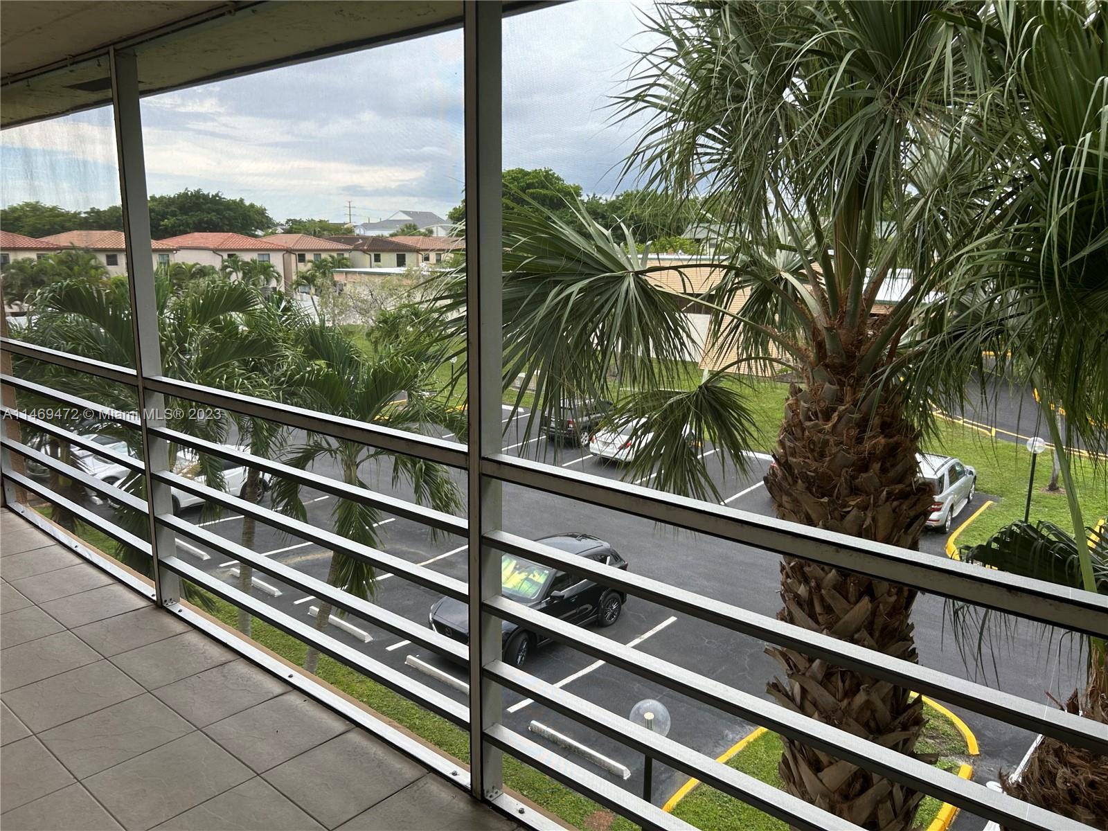 4990 E Sabal Palm Blvd # 305