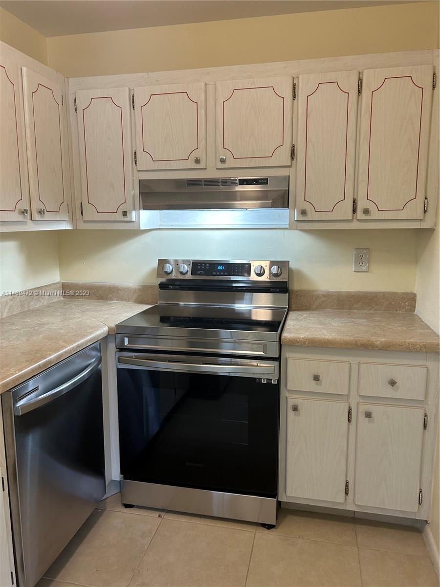 4990 E Sabal Palm Blvd # 305