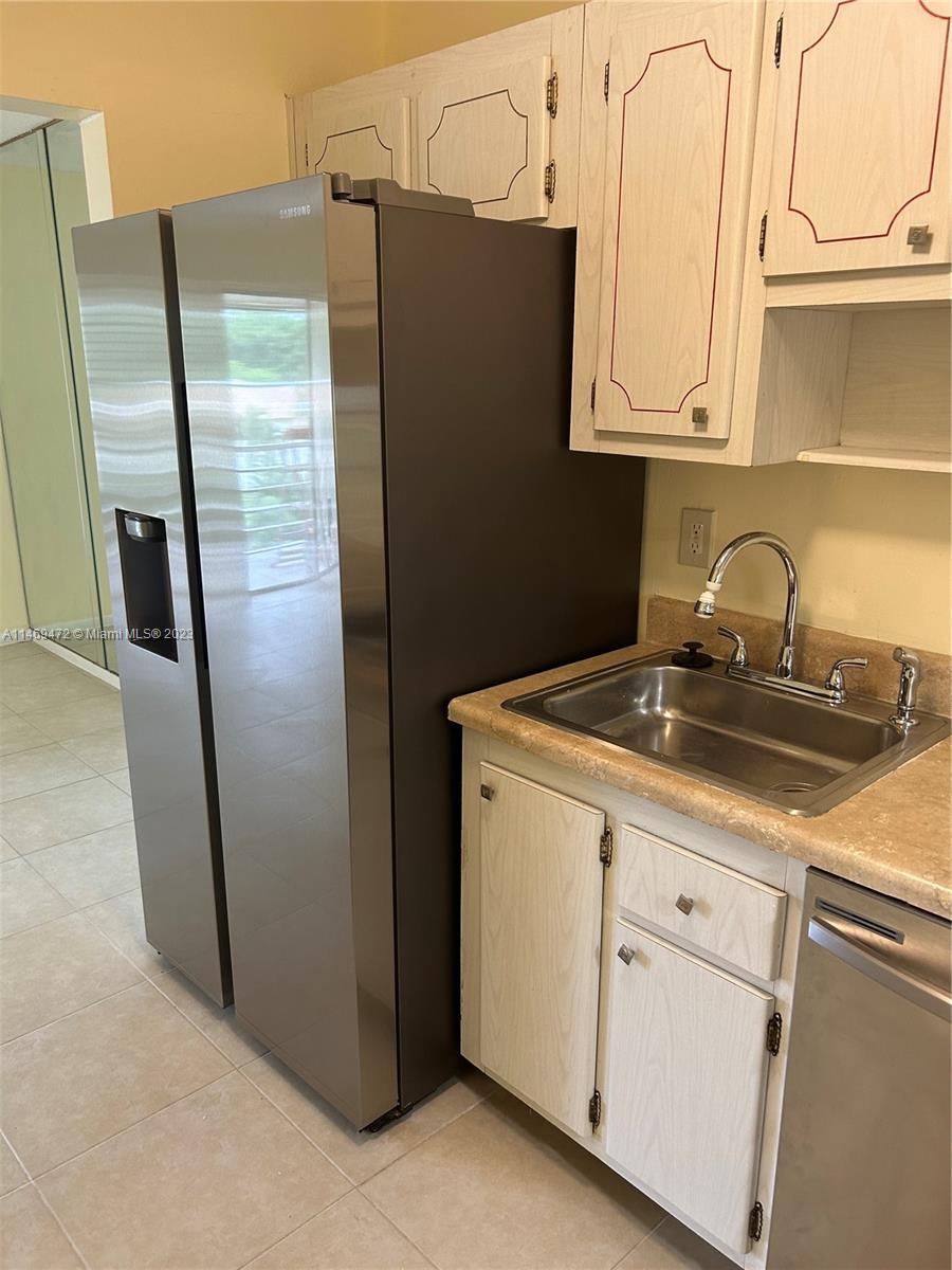 4990 E Sabal Palm Blvd # 305
