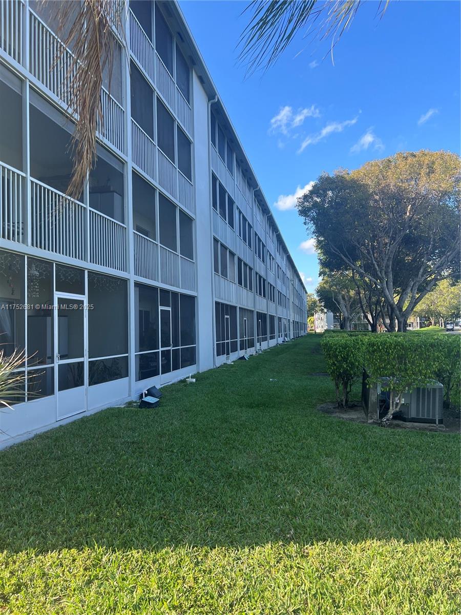 301 SW 135th Ave # 114C