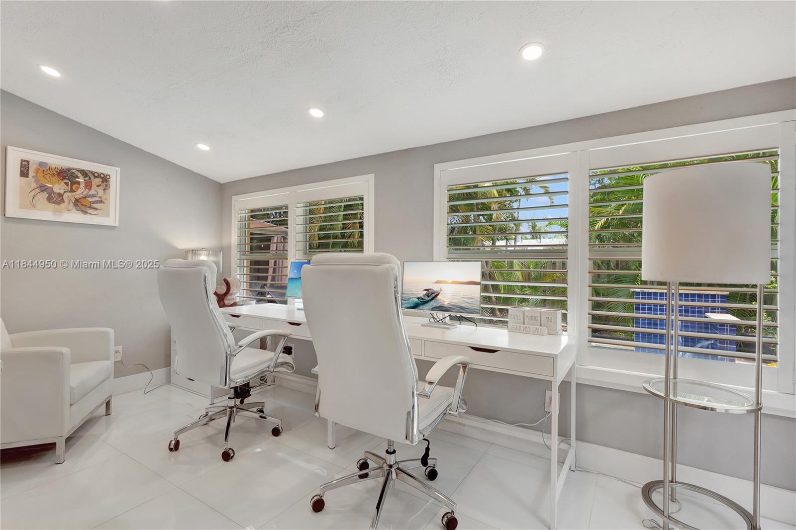 424 NE 27th Dr