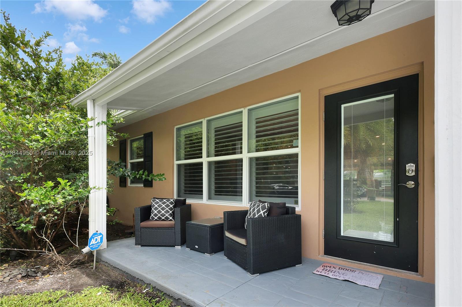 424 NE 27th Dr