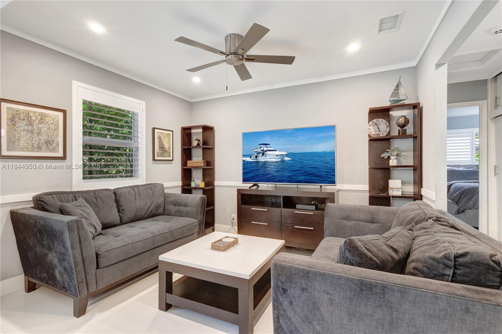 424 NE 27th Dr