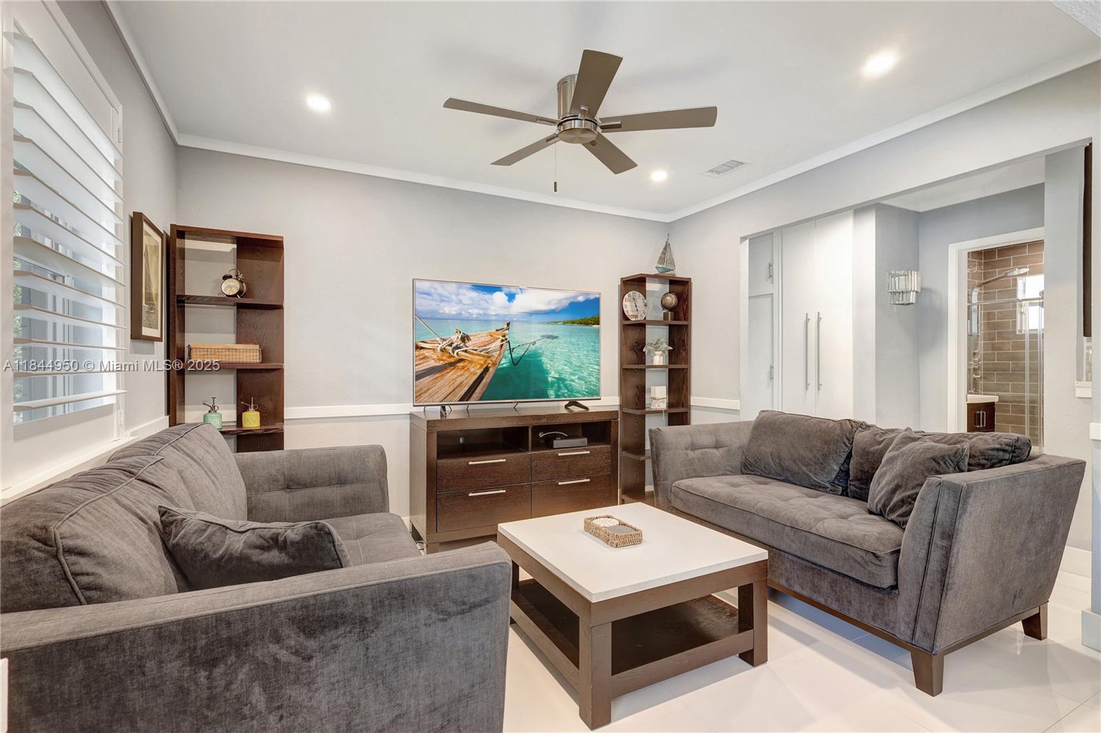 424 NE 27th Dr