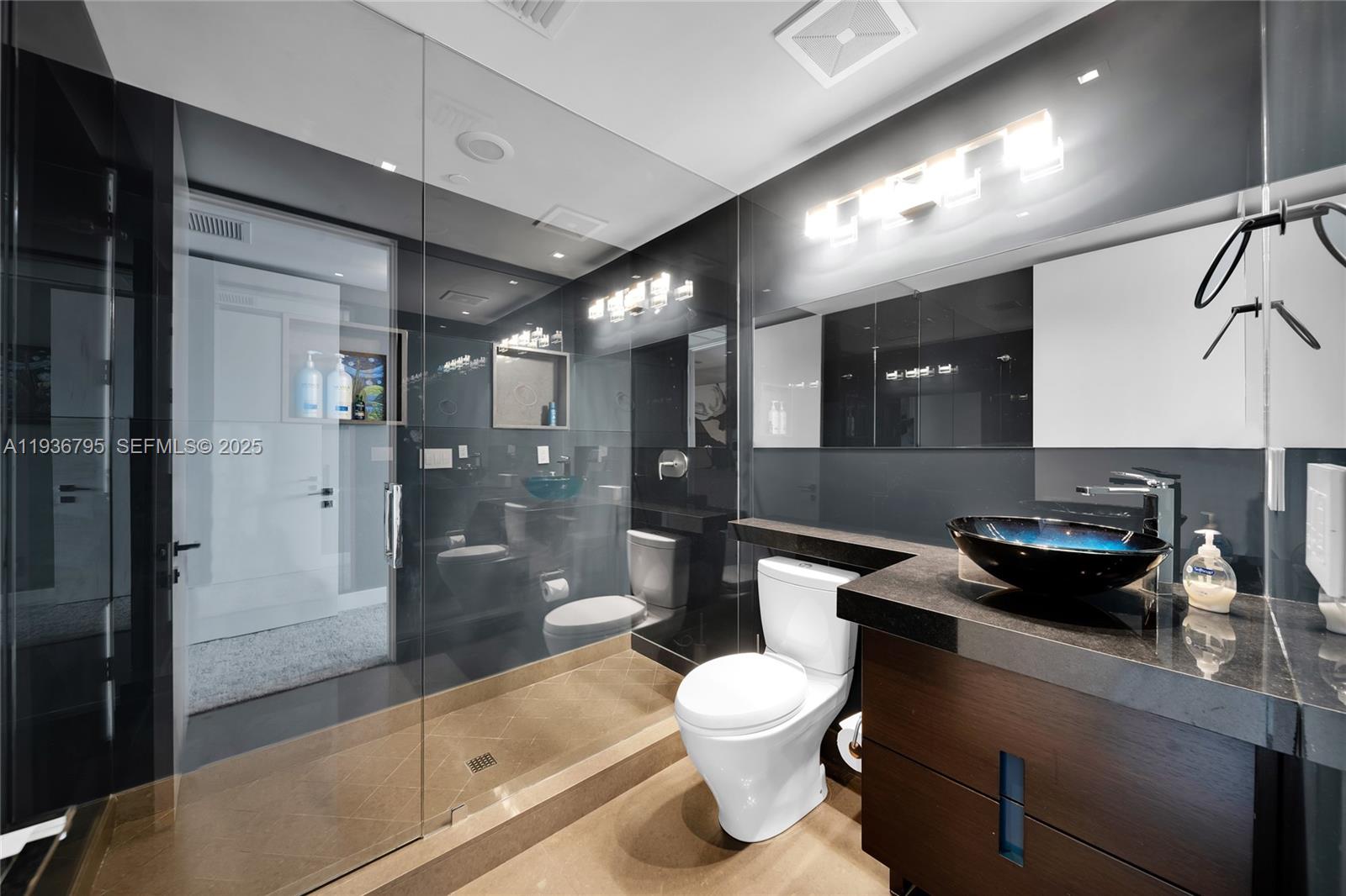 1 N Fort Lauderdale Beach Blvd Unit: 1906