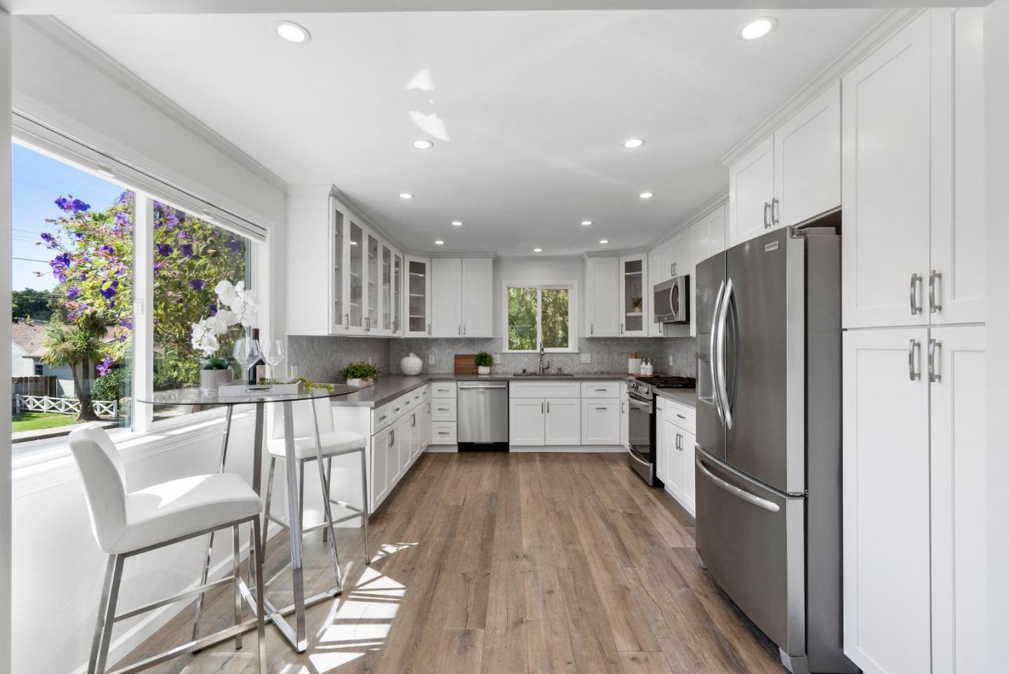 252 Edgehill DR