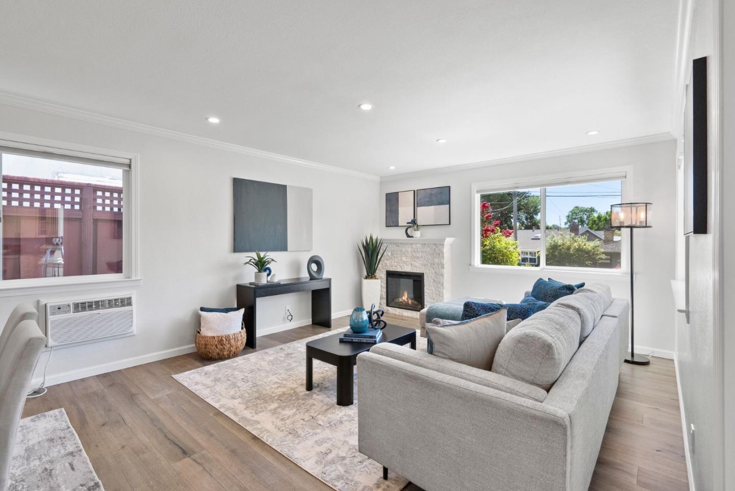 252 Edgehill DR