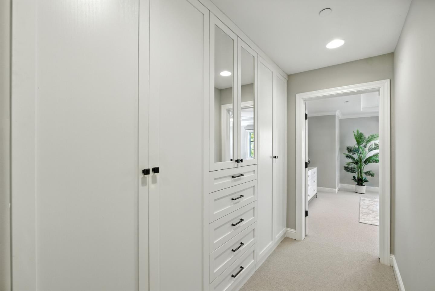 270 Oakview Drive