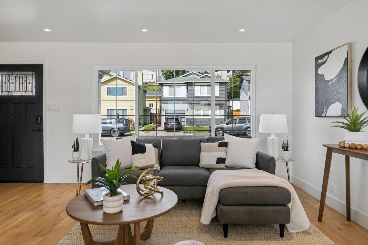 170 Beachview Avenue