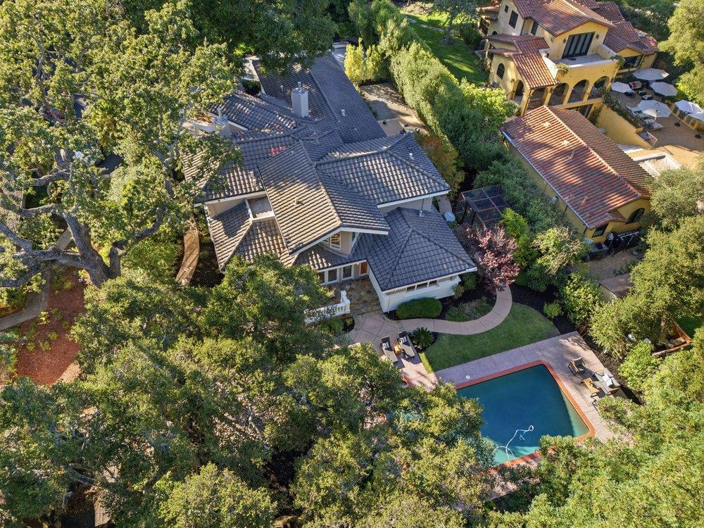 28 Holbrook LN