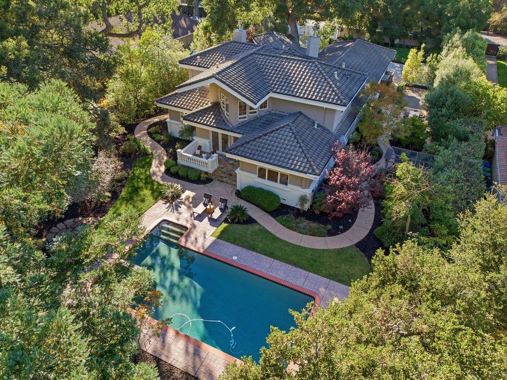 28 Holbrook LN