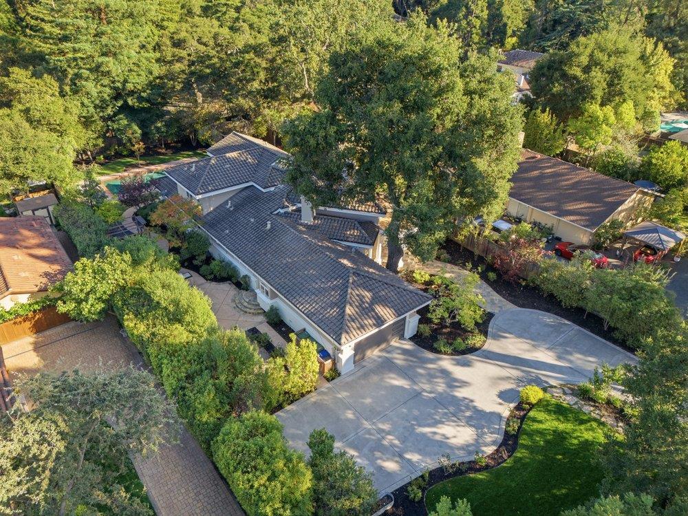 28 Holbrook LN