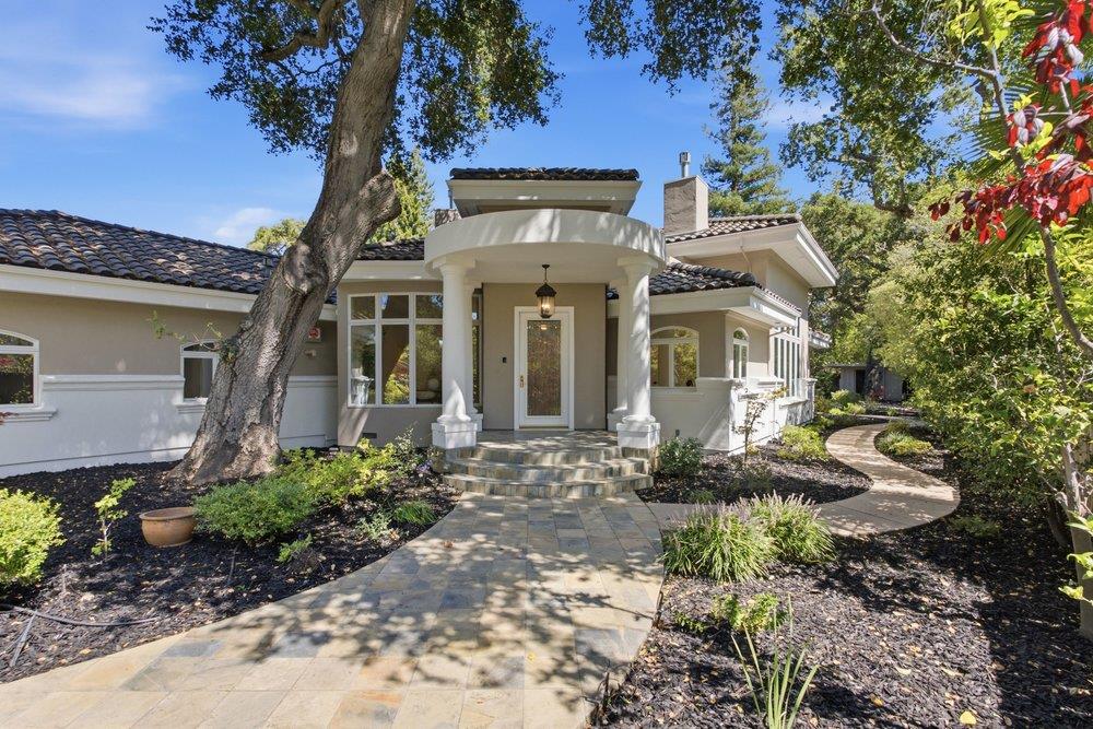 28 Holbrook LN