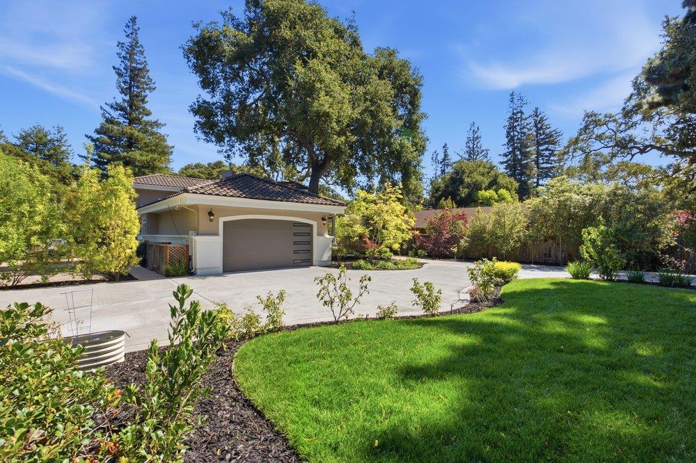 28 Holbrook LN
