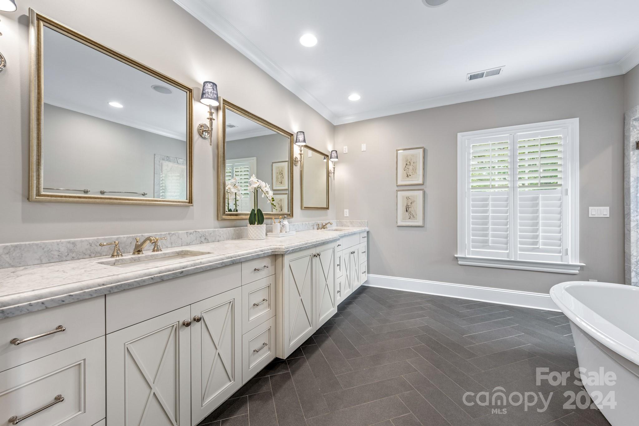144 S Canterbury Road