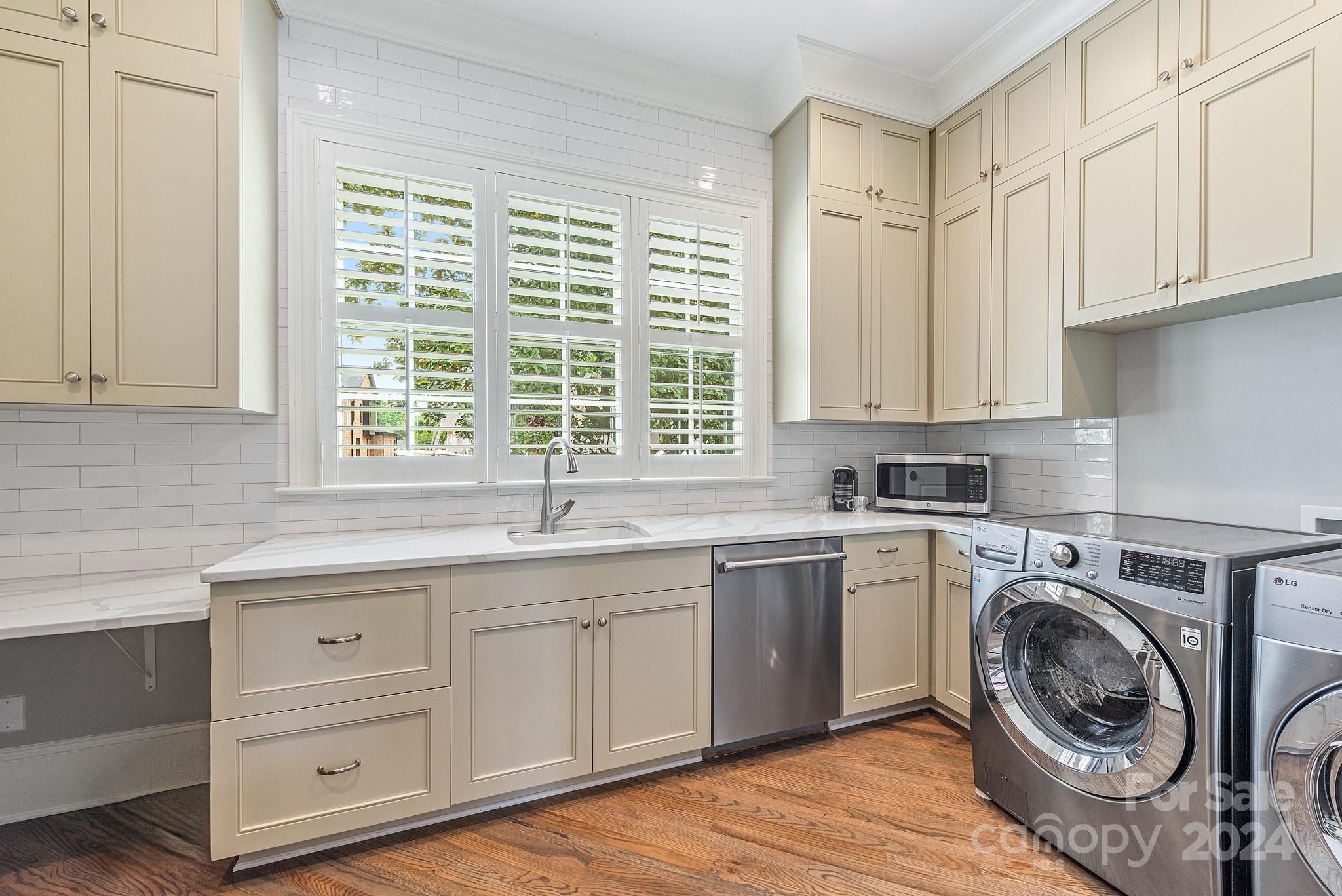 144 S Canterbury Road