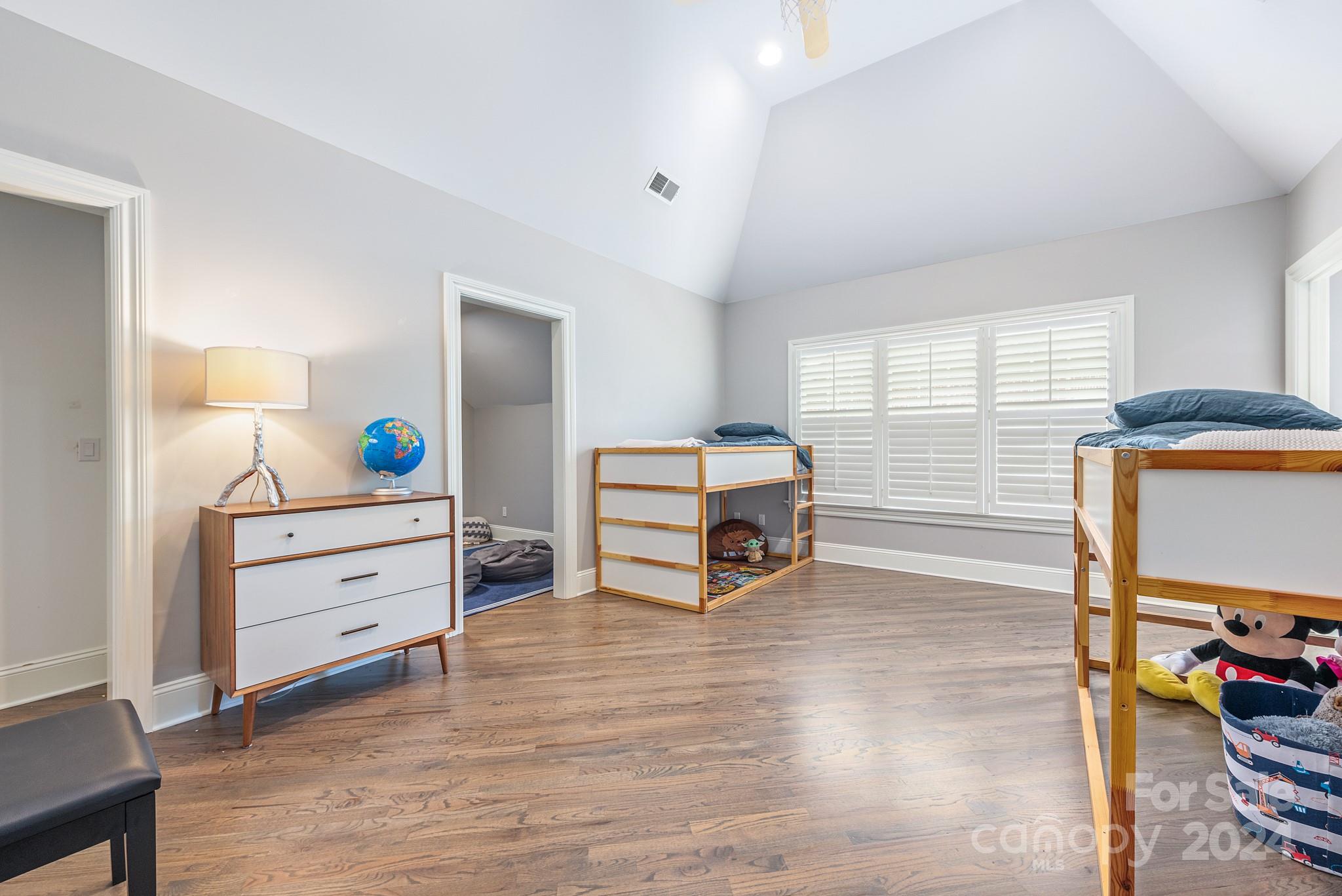 144 S Canterbury Road