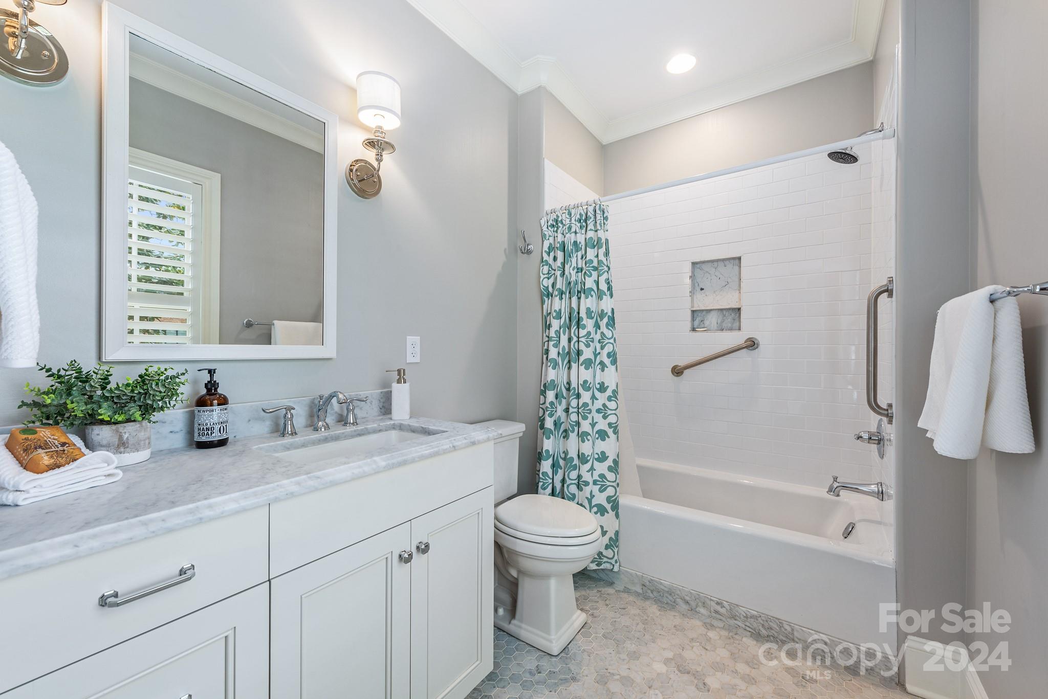 144 S Canterbury Road