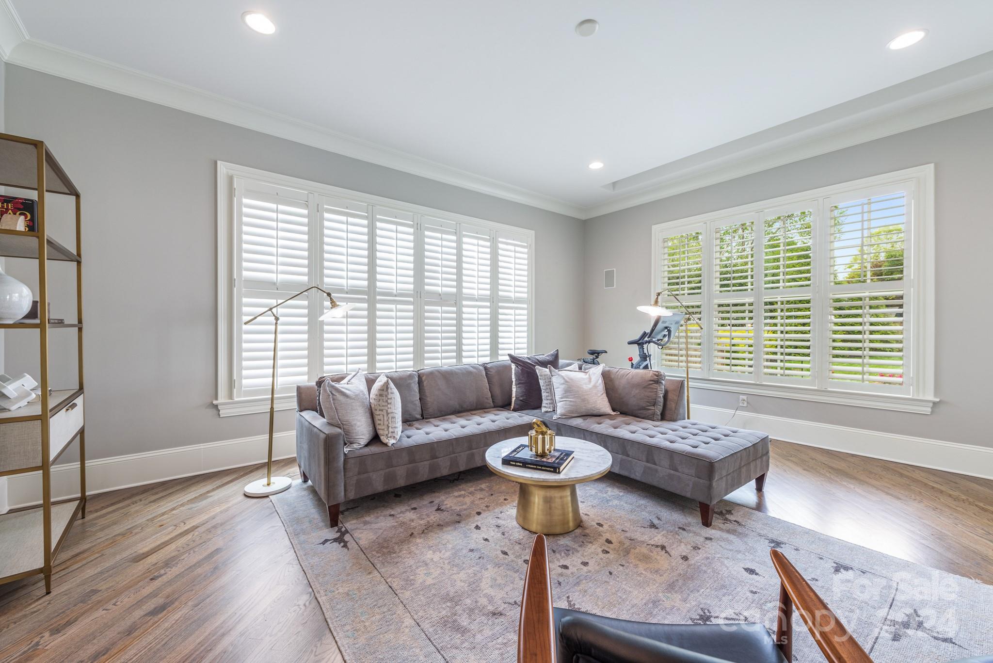 144 S Canterbury Road