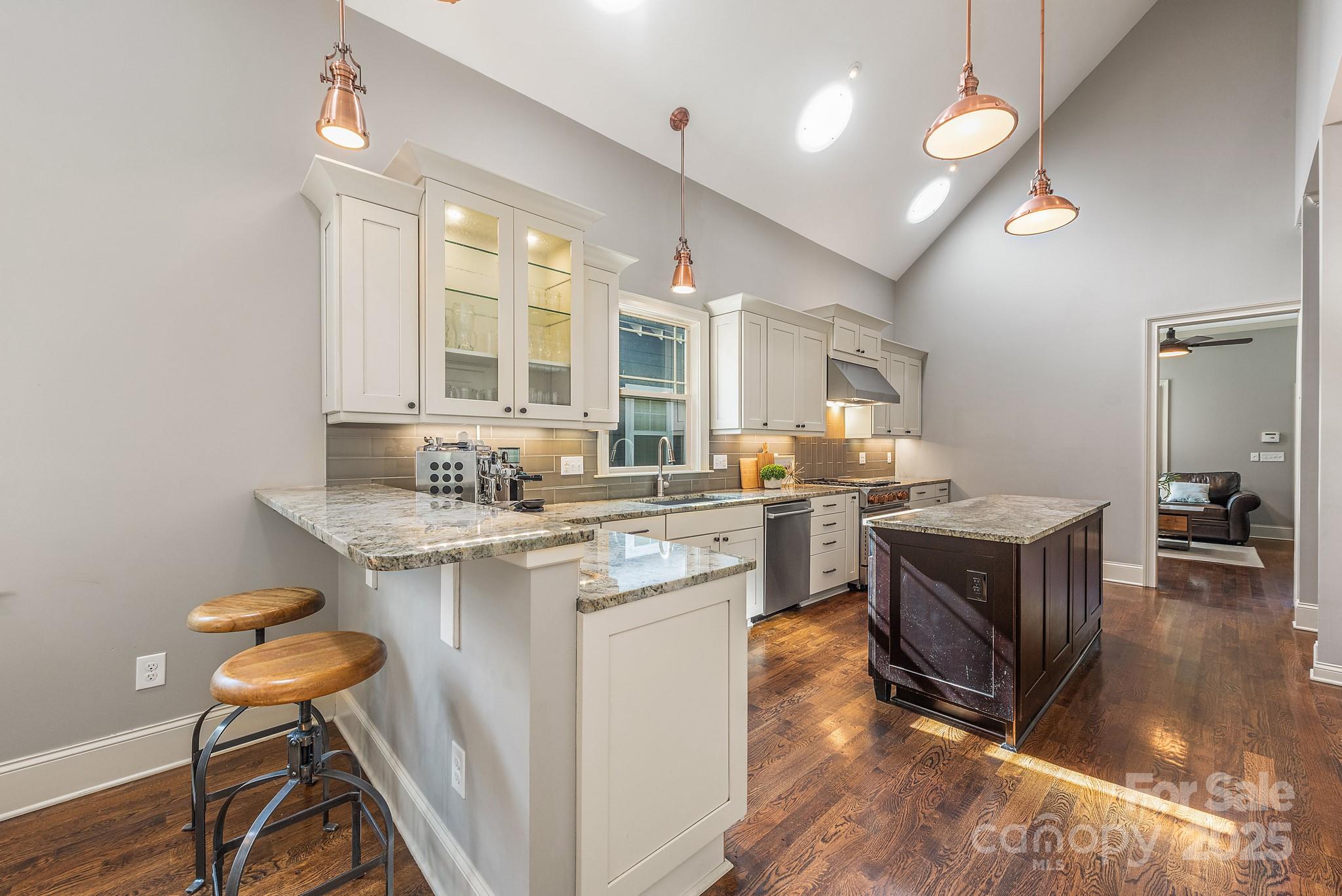 723 E 35th Street