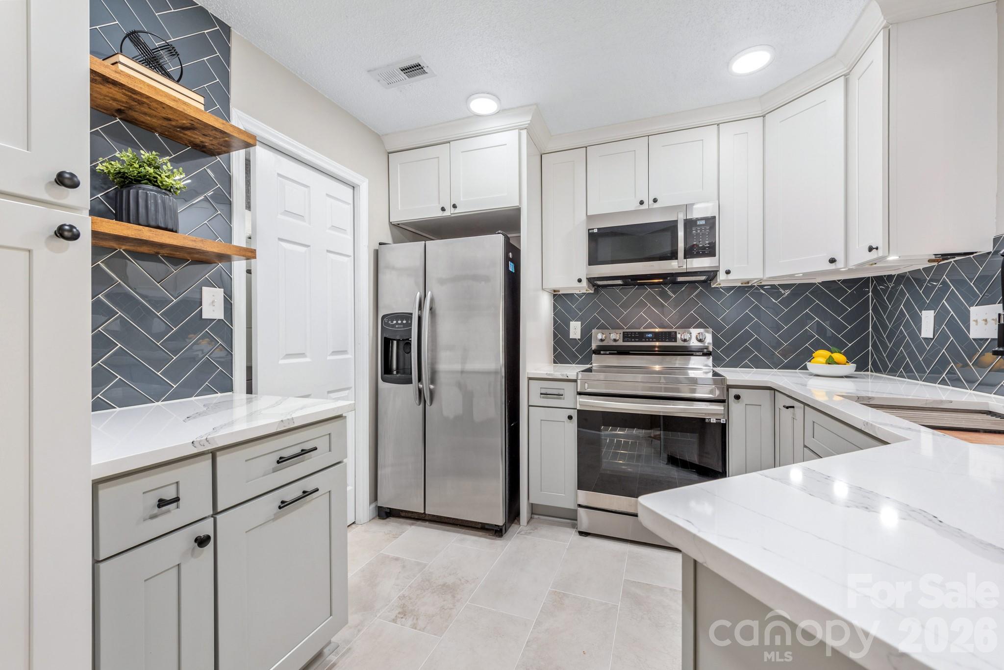 6039 Gray Gate Lane Unit: B