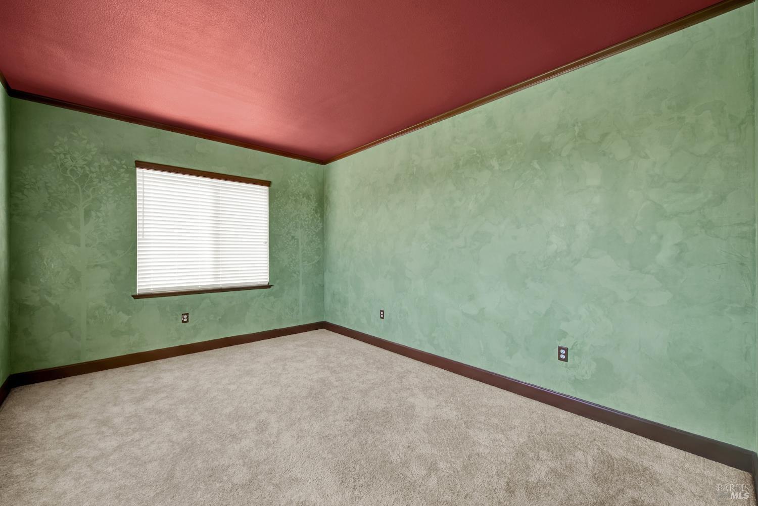 1256 Poplar Dr