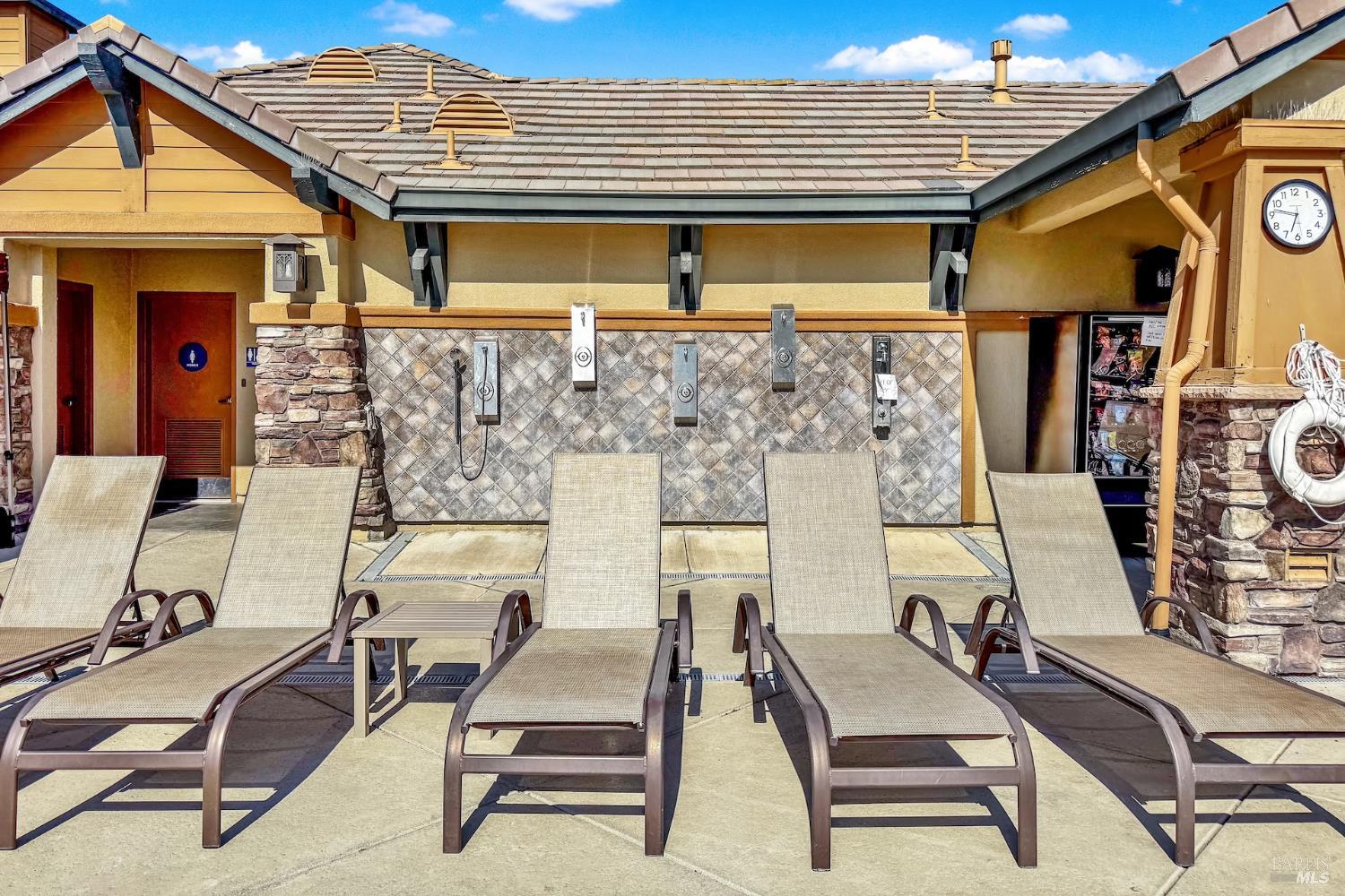 1256 Poplar Dr