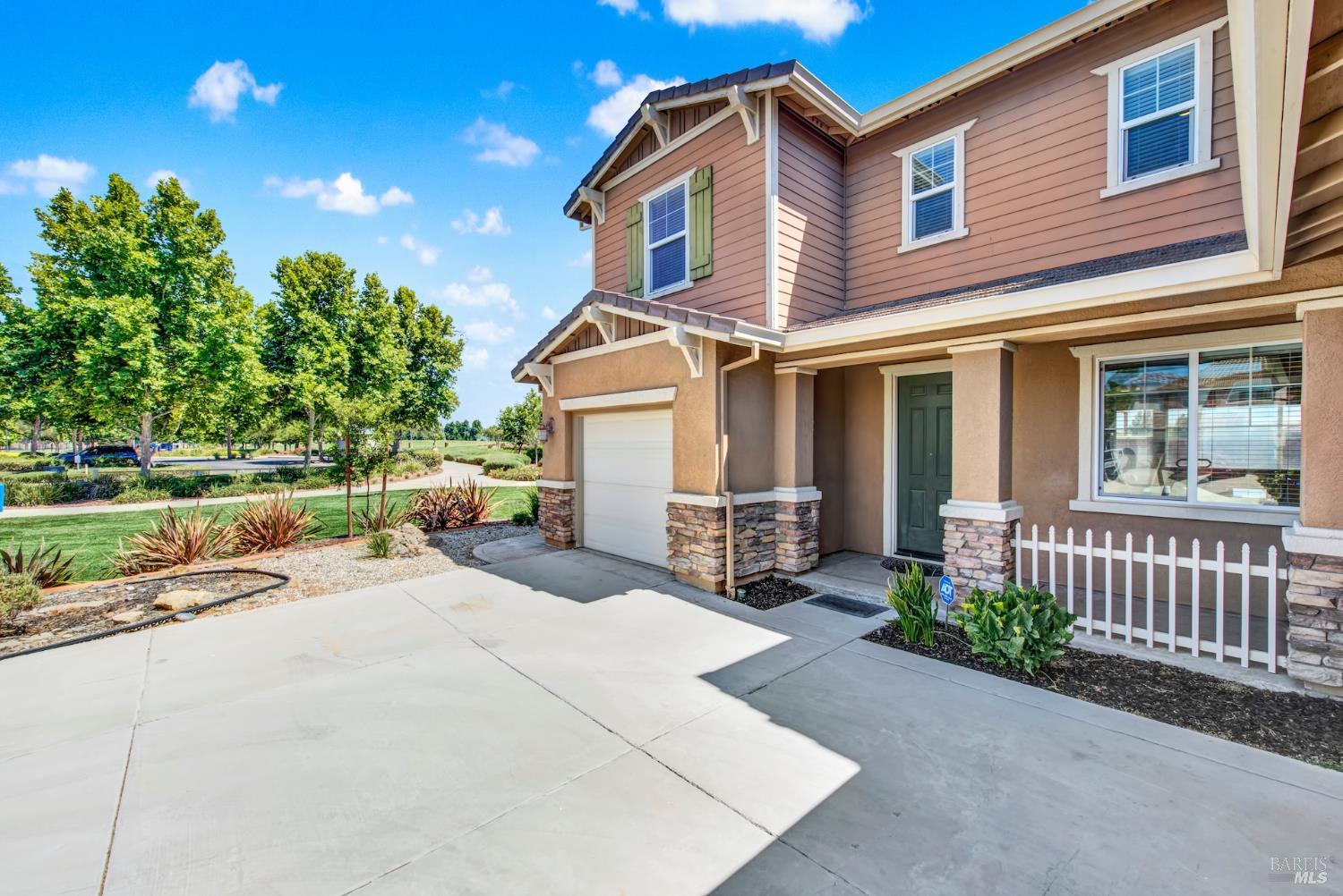 1256 Poplar Dr