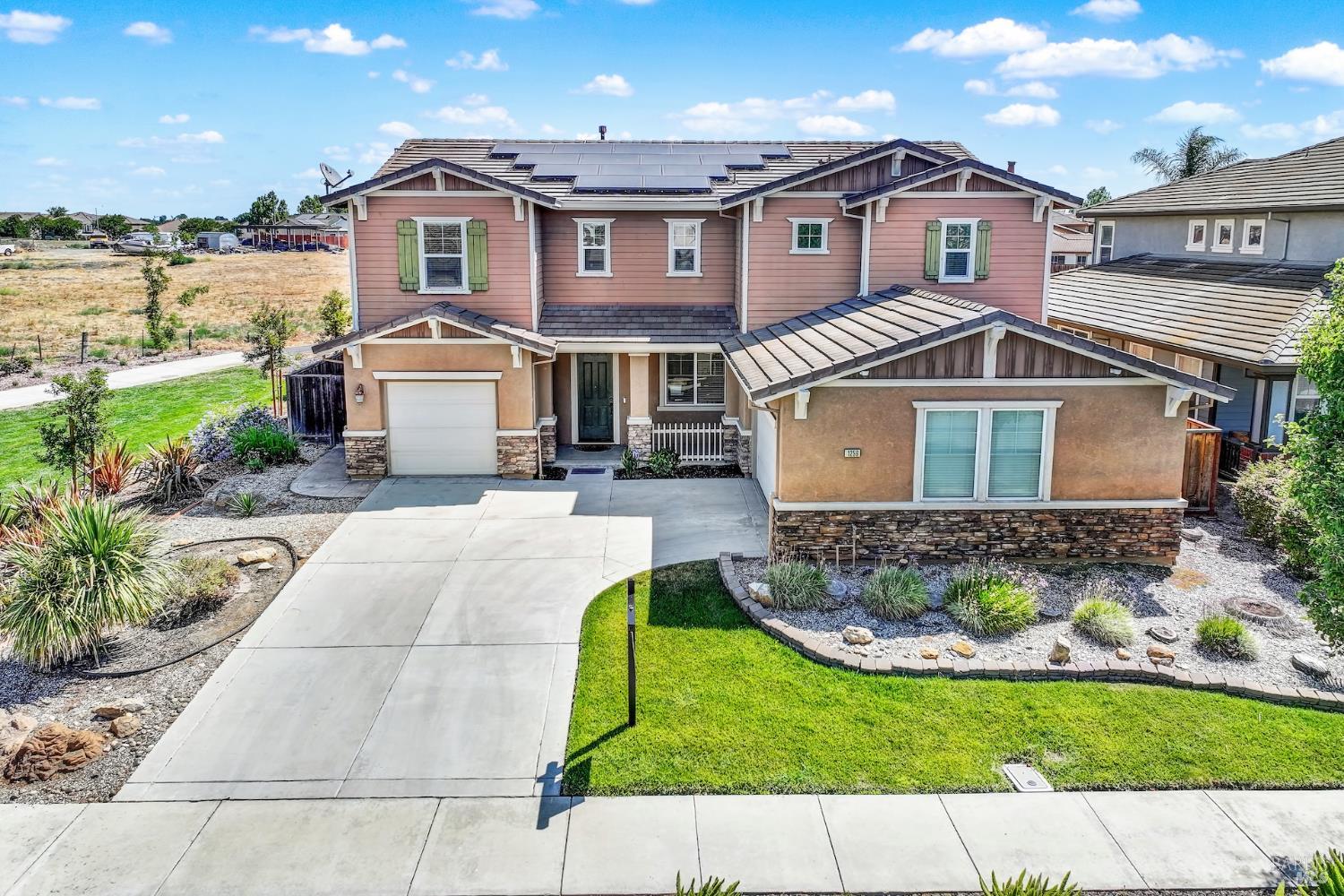 1256 Poplar Dr