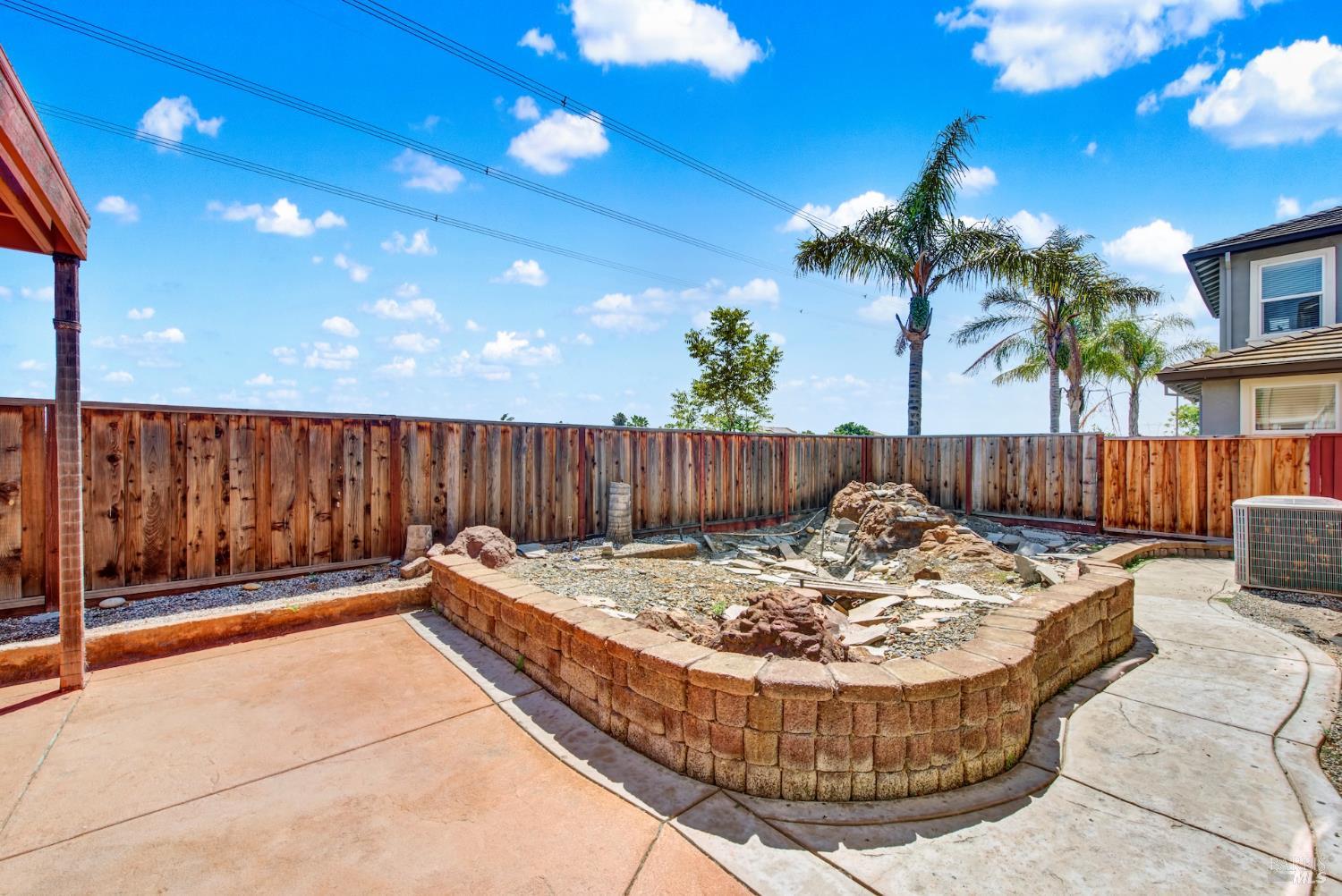 1256 Poplar Dr