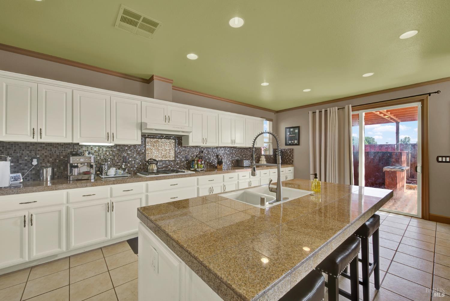 1256 Poplar Dr