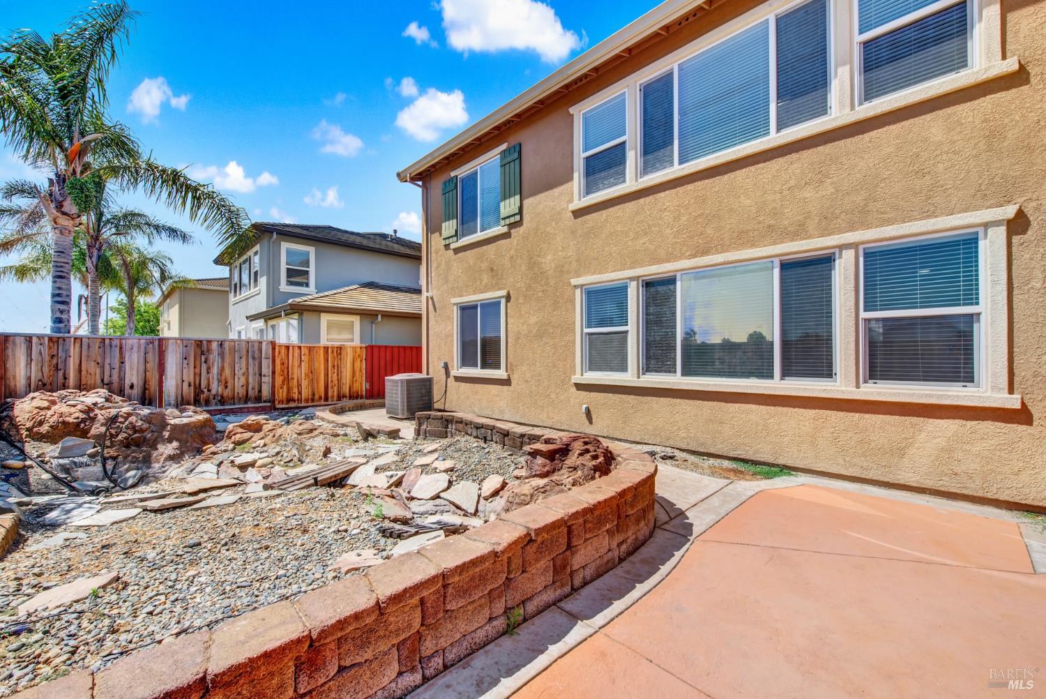 1256 Poplar Dr