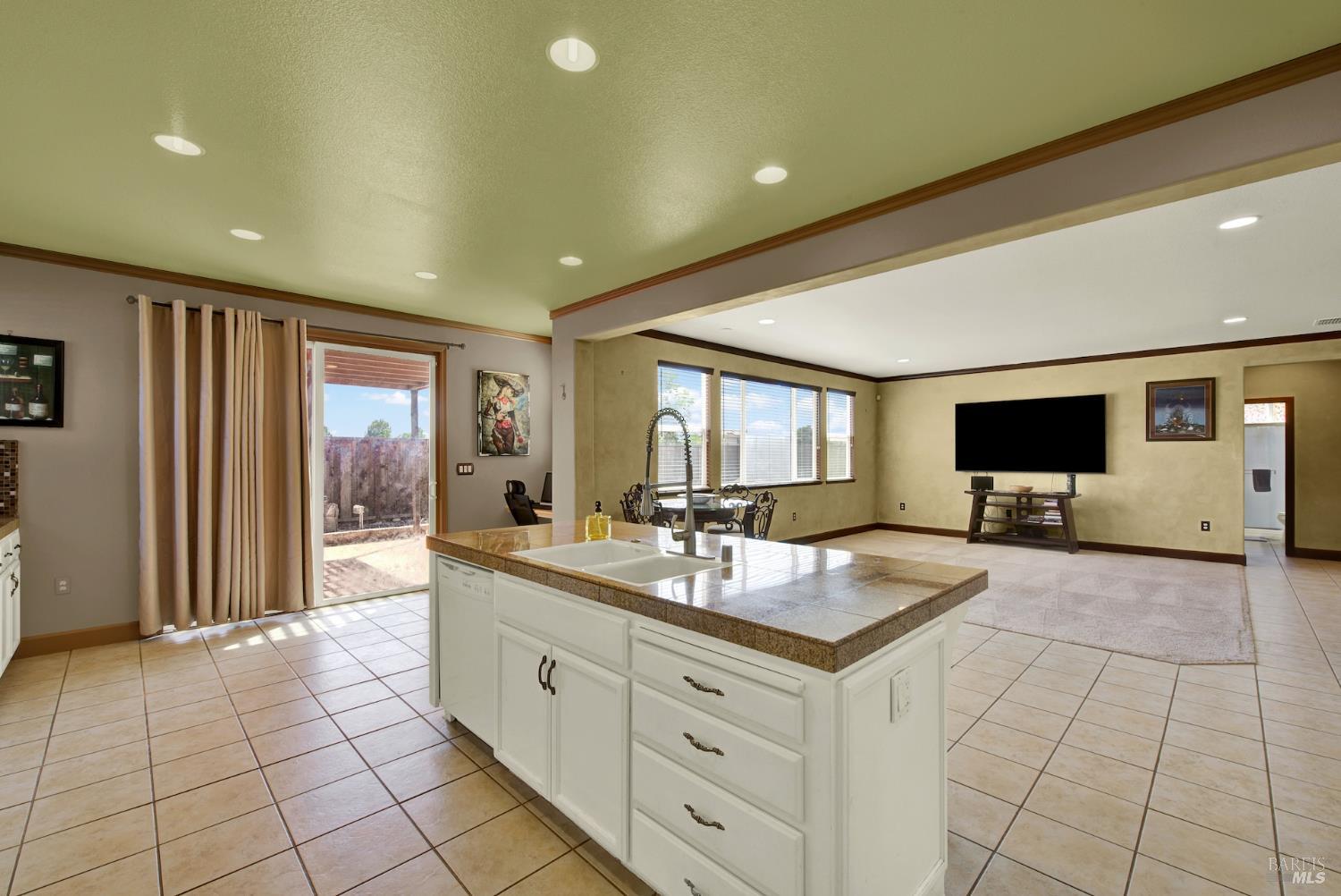 1256 Poplar Dr