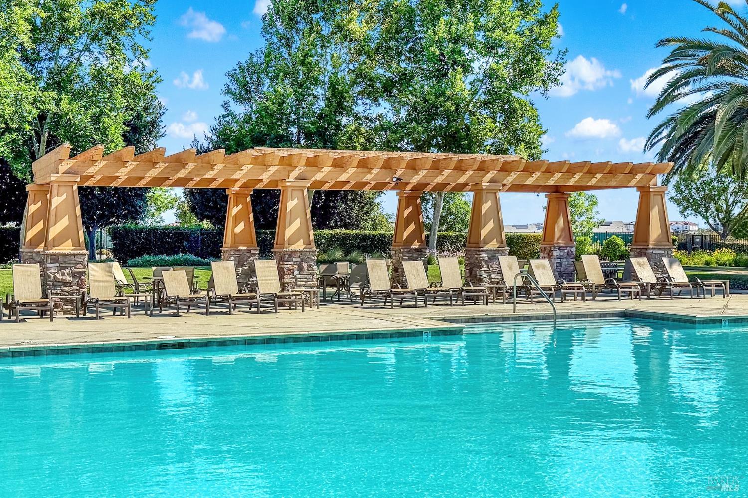 1256 Poplar Dr