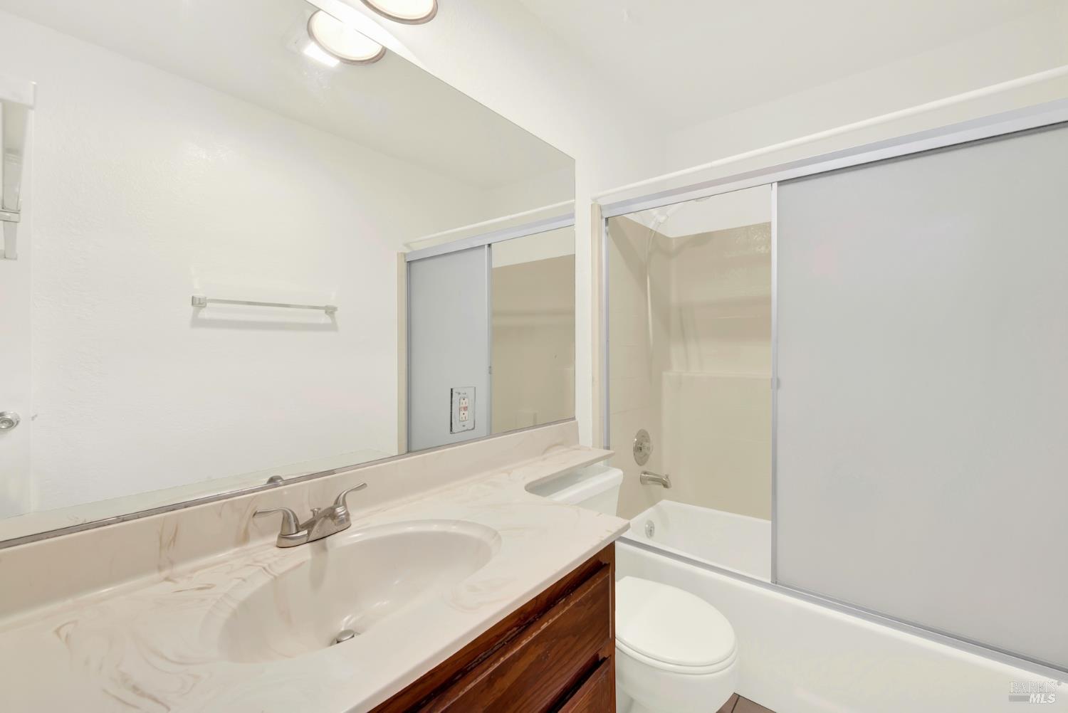 225 Pennsylvania Ave #B5