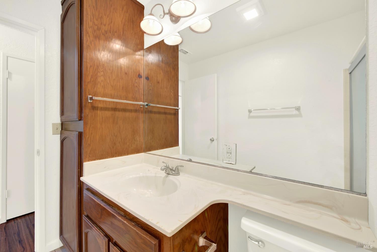 225 Pennsylvania Ave #B5