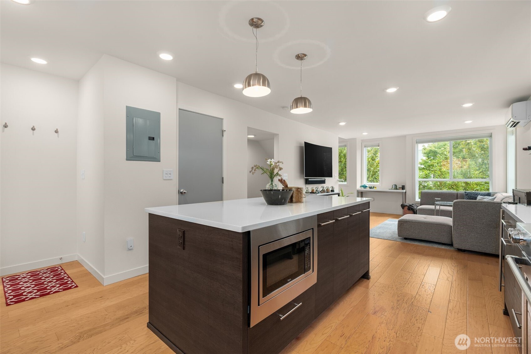 5915 Fauntleroy Way SW Unit: D