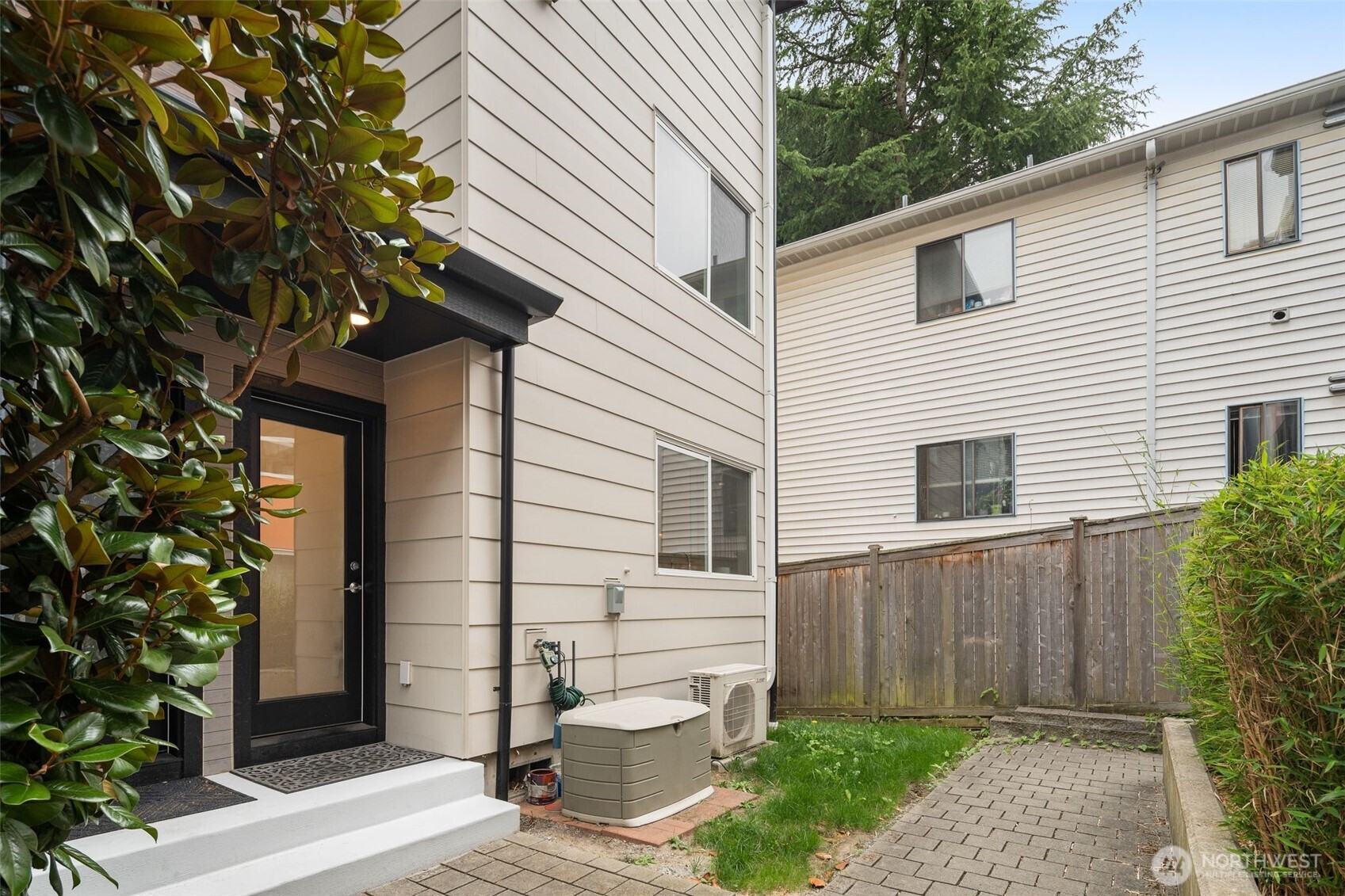 5915 Fauntleroy Way SW Unit: D