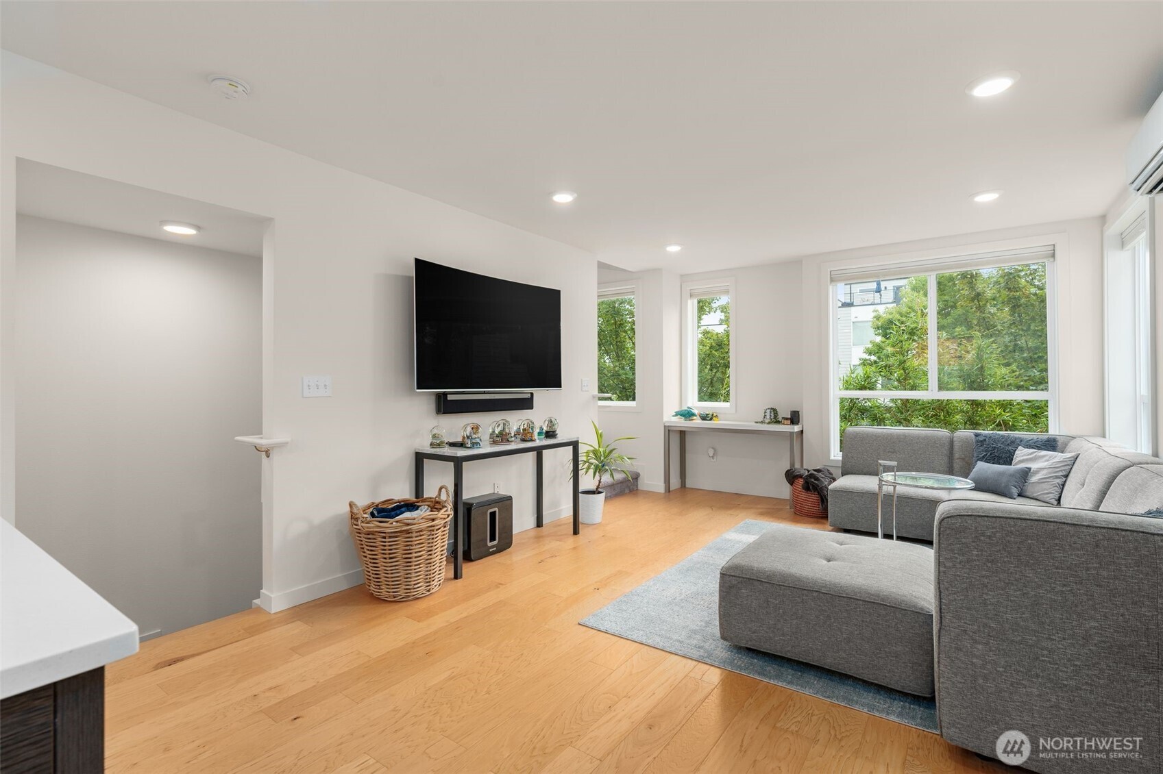 5915 Fauntleroy Way SW Unit: D