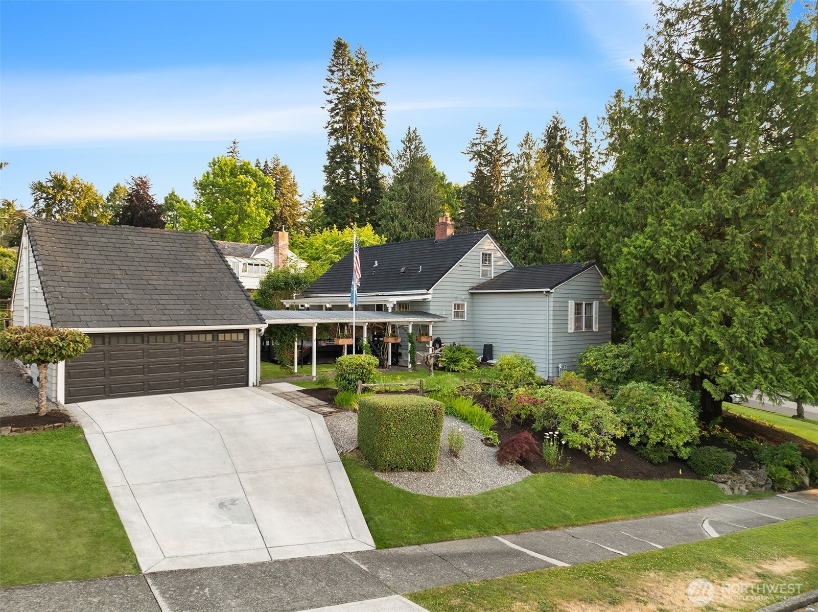 9304 Fauntleroy Way SW