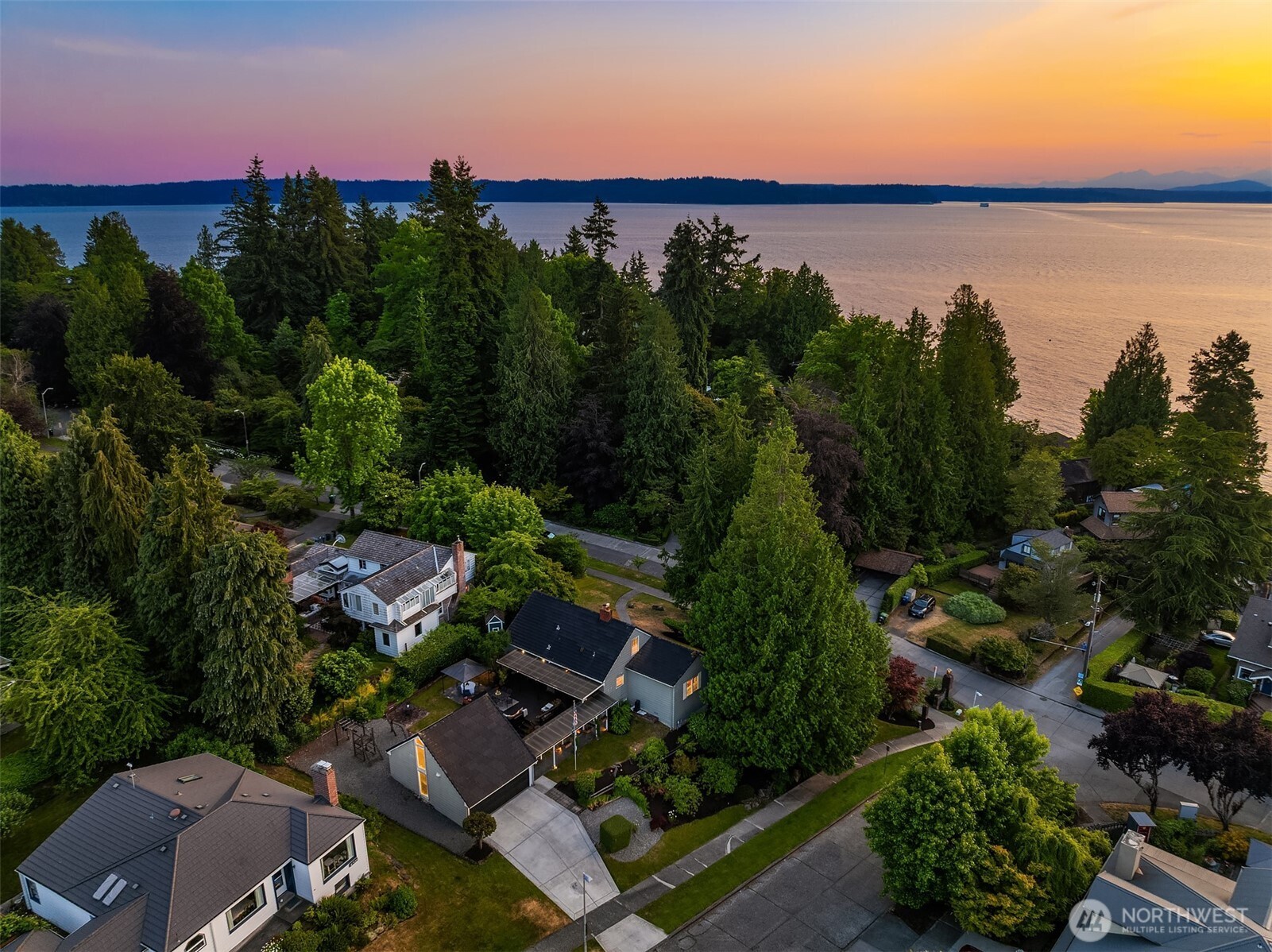 9304 Fauntleroy Way SW