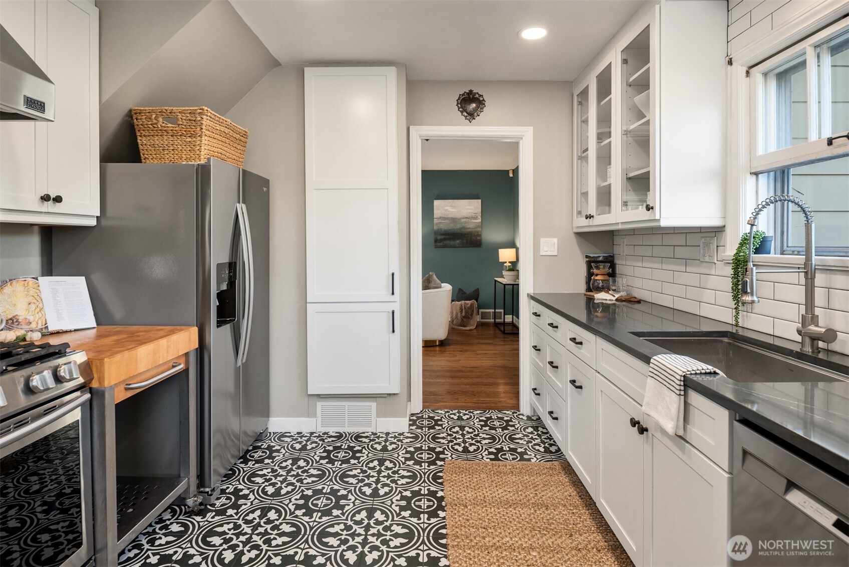 9304 Fauntleroy Way SW