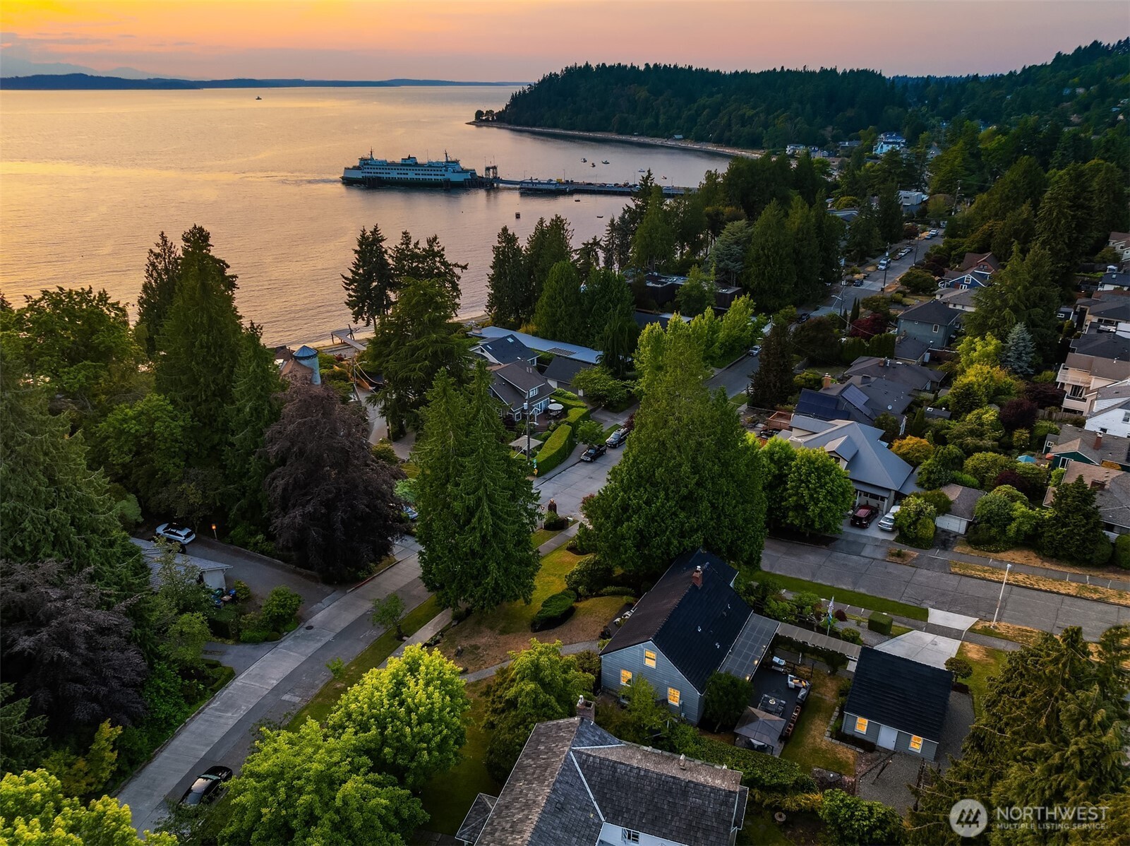 9304 Fauntleroy Way SW