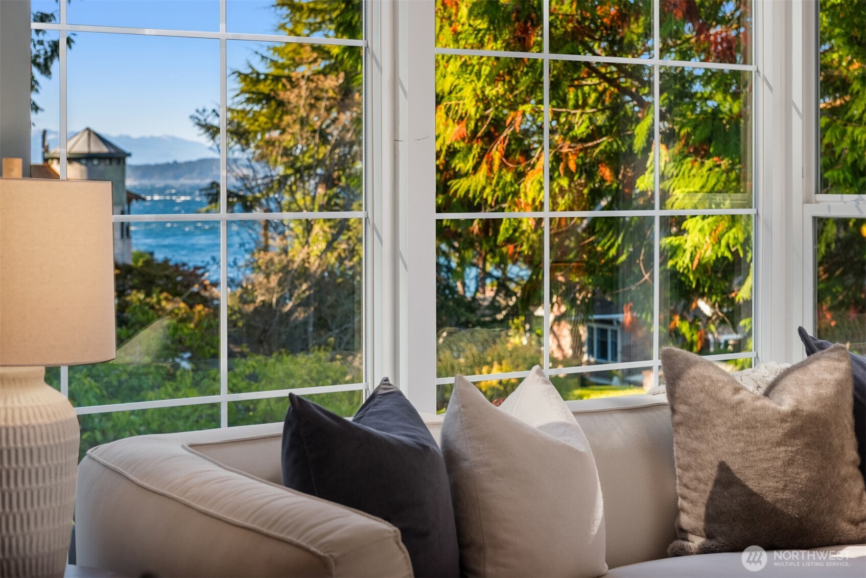 9304 Fauntleroy Way SW