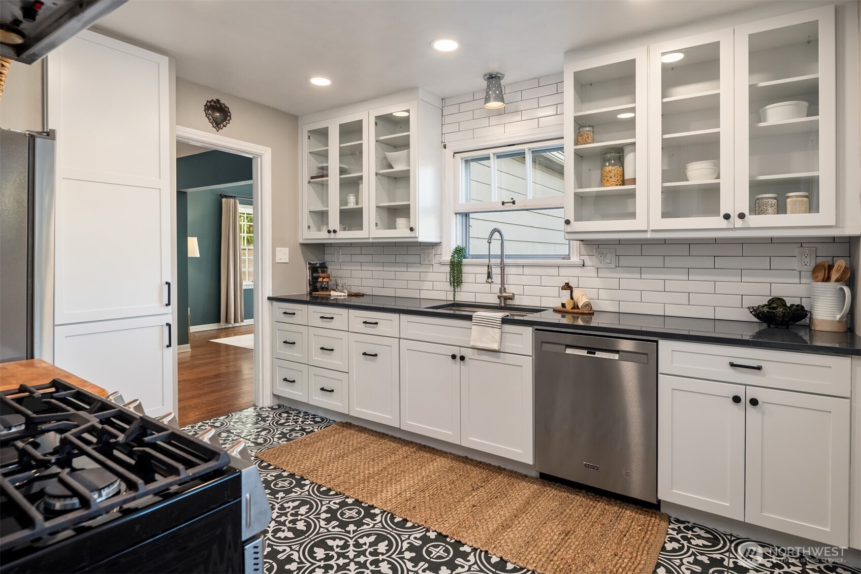 9304 Fauntleroy Way SW