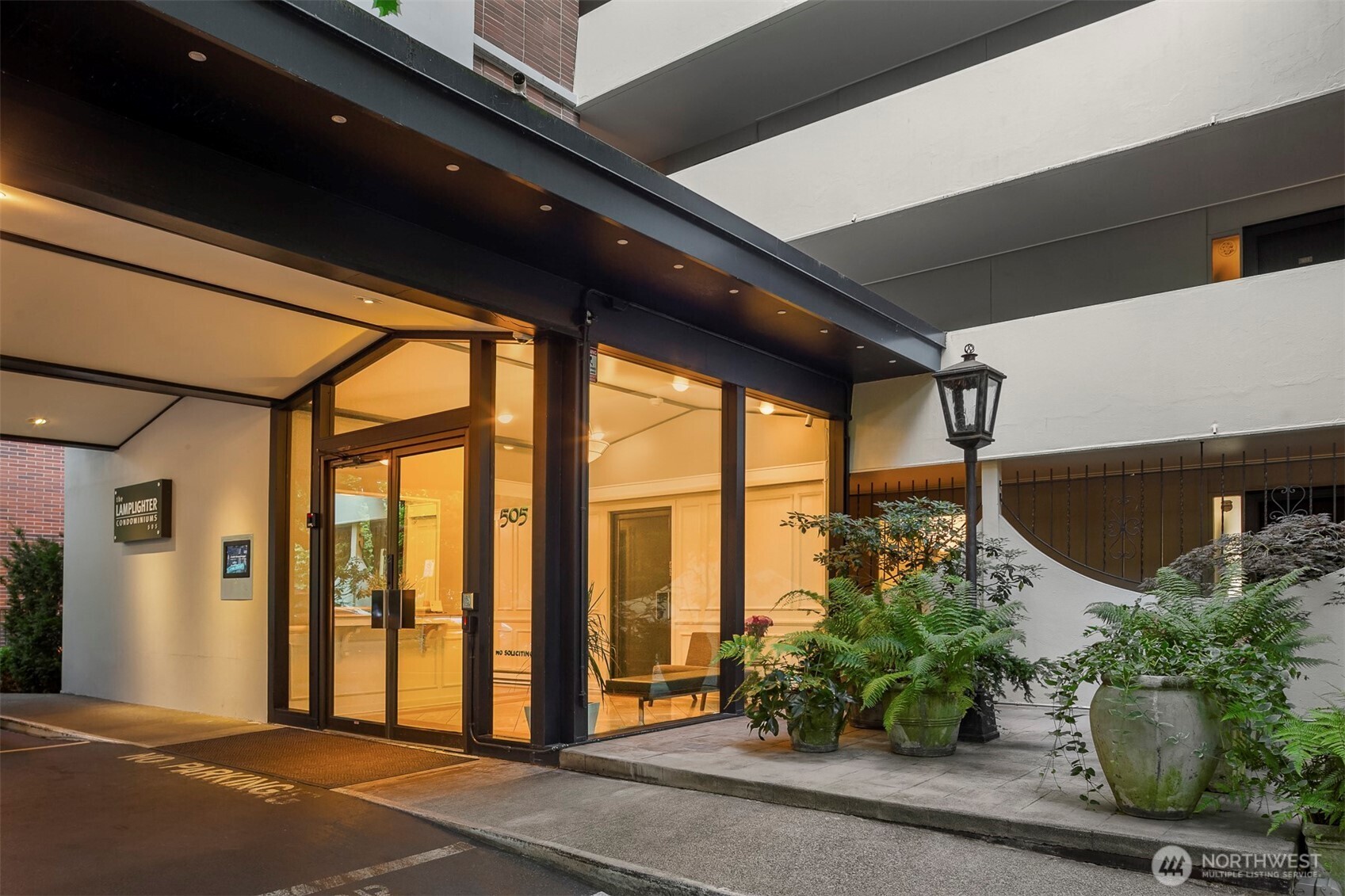 505 Belmont Avenue E Unit: 801