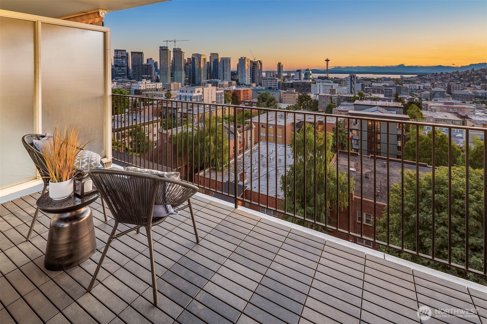 505 Belmont Avenue E Unit: 801