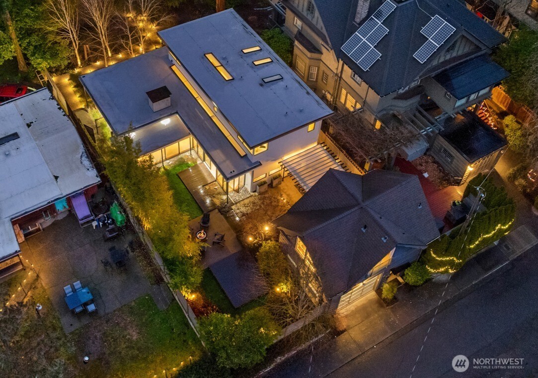 2606 E Garfield Street