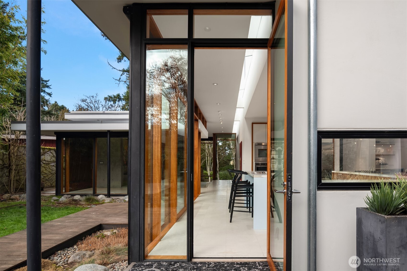 2606 E Garfield Street